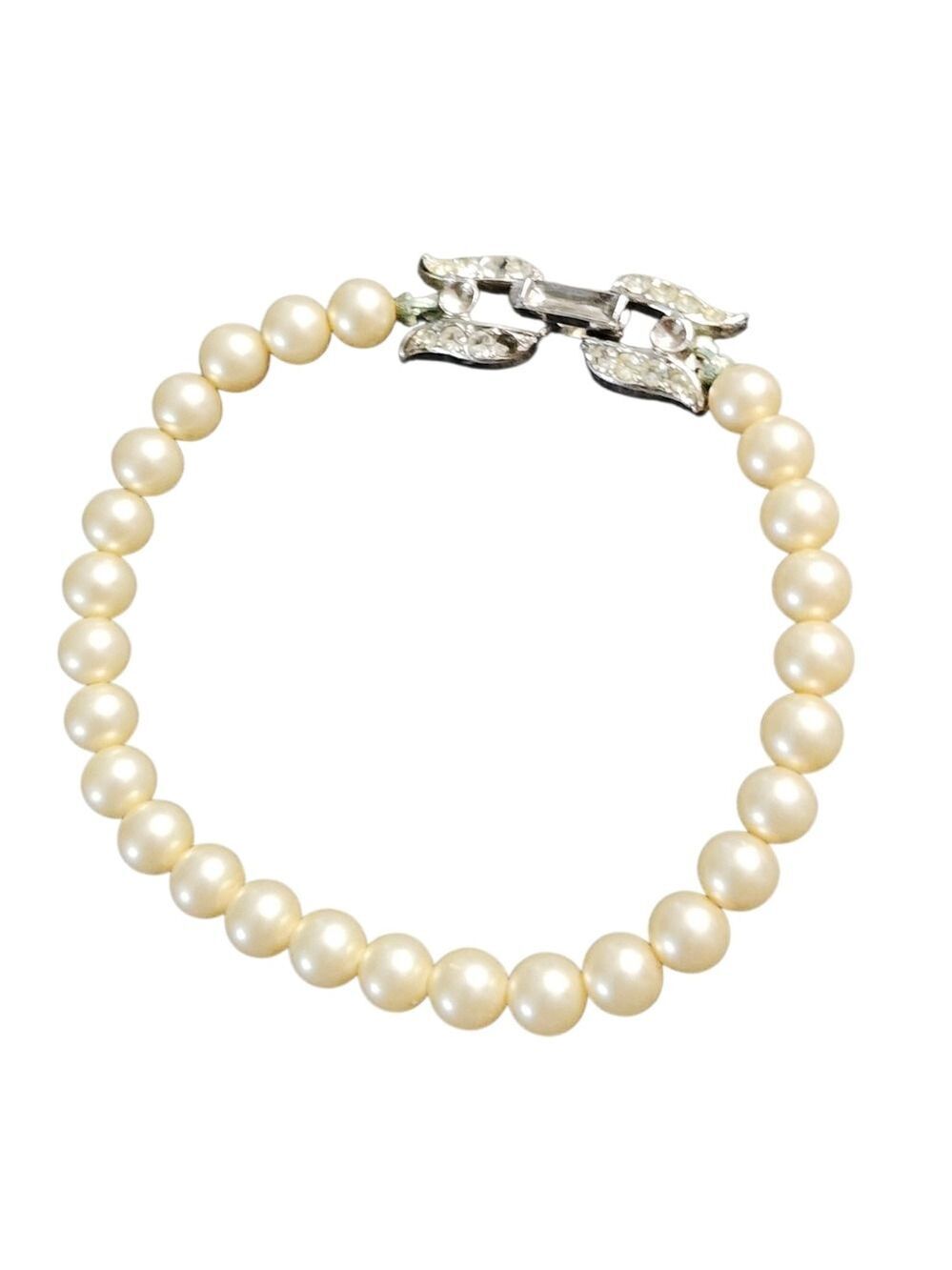 Vintage Trifari Pearl Bracelet